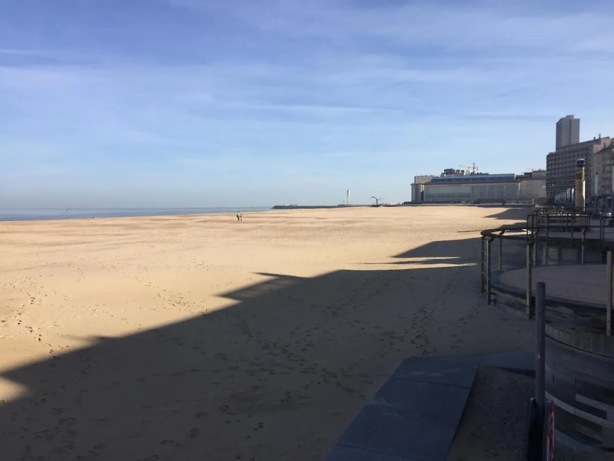 Rustig Appartement Met Zeezicht Dicht Bij Het Centrum Ostend Belgium